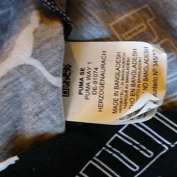EUC. Puma t-shirt size medium black and white logo. - Picture 5 of 5